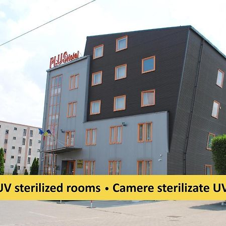 Plus Hotel Крайова Экстерьер фото