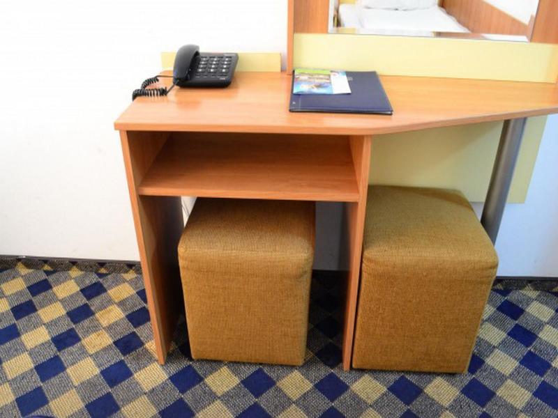 Plus Hotel Крайова Экстерьер фото